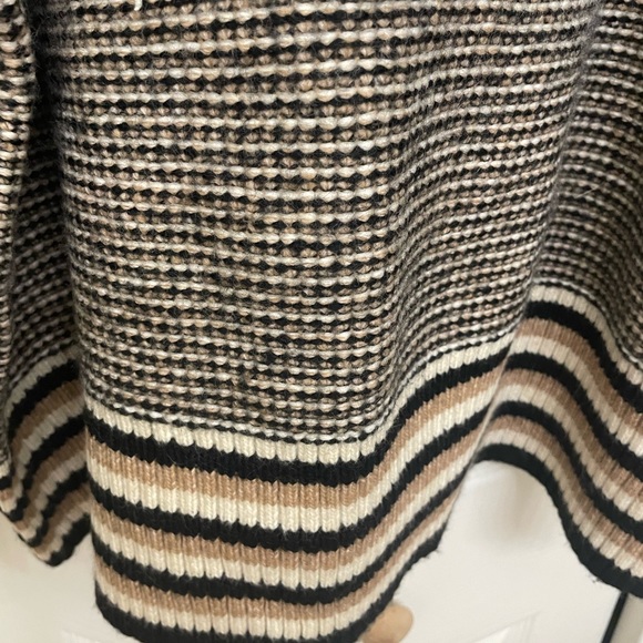 NWT Design 365 brown sweater with striped trim around wrist and waist - Picture 3 of 4